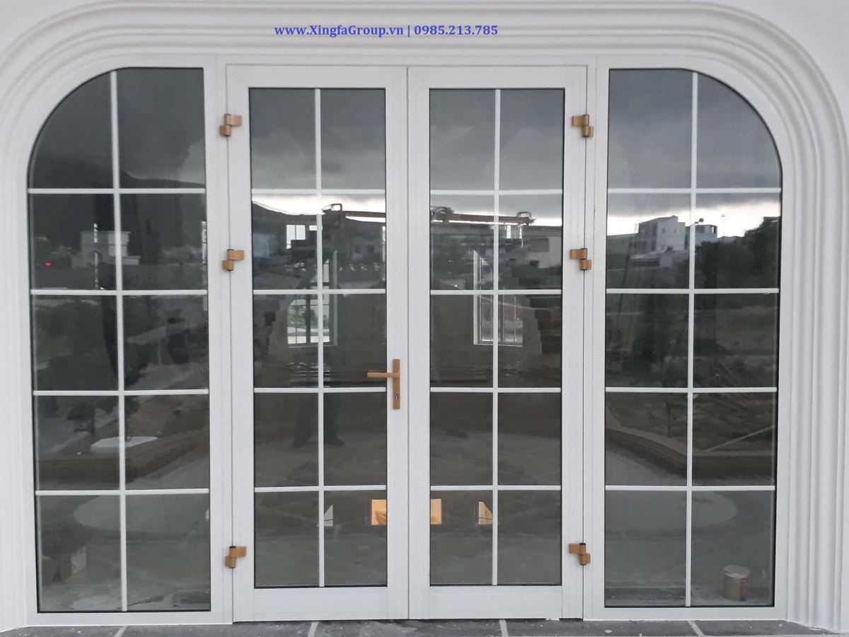 Cửa nhôm Xingfa kính hộp nan trang trí
