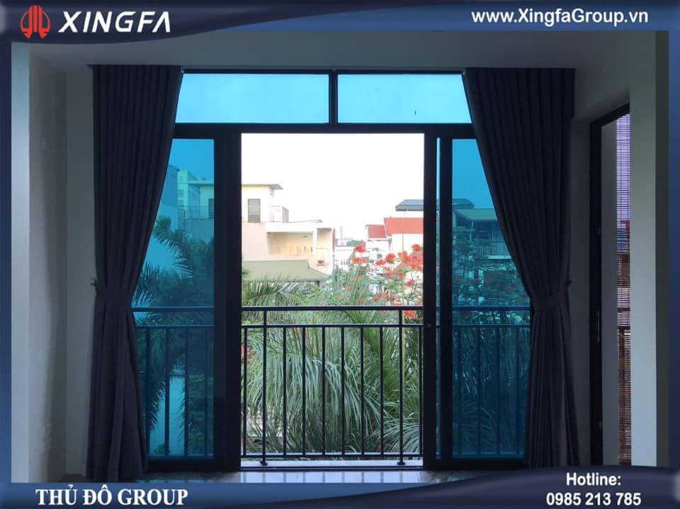 Mẫu cửa đi nhôm Xingfa mở trượt 4 cánh