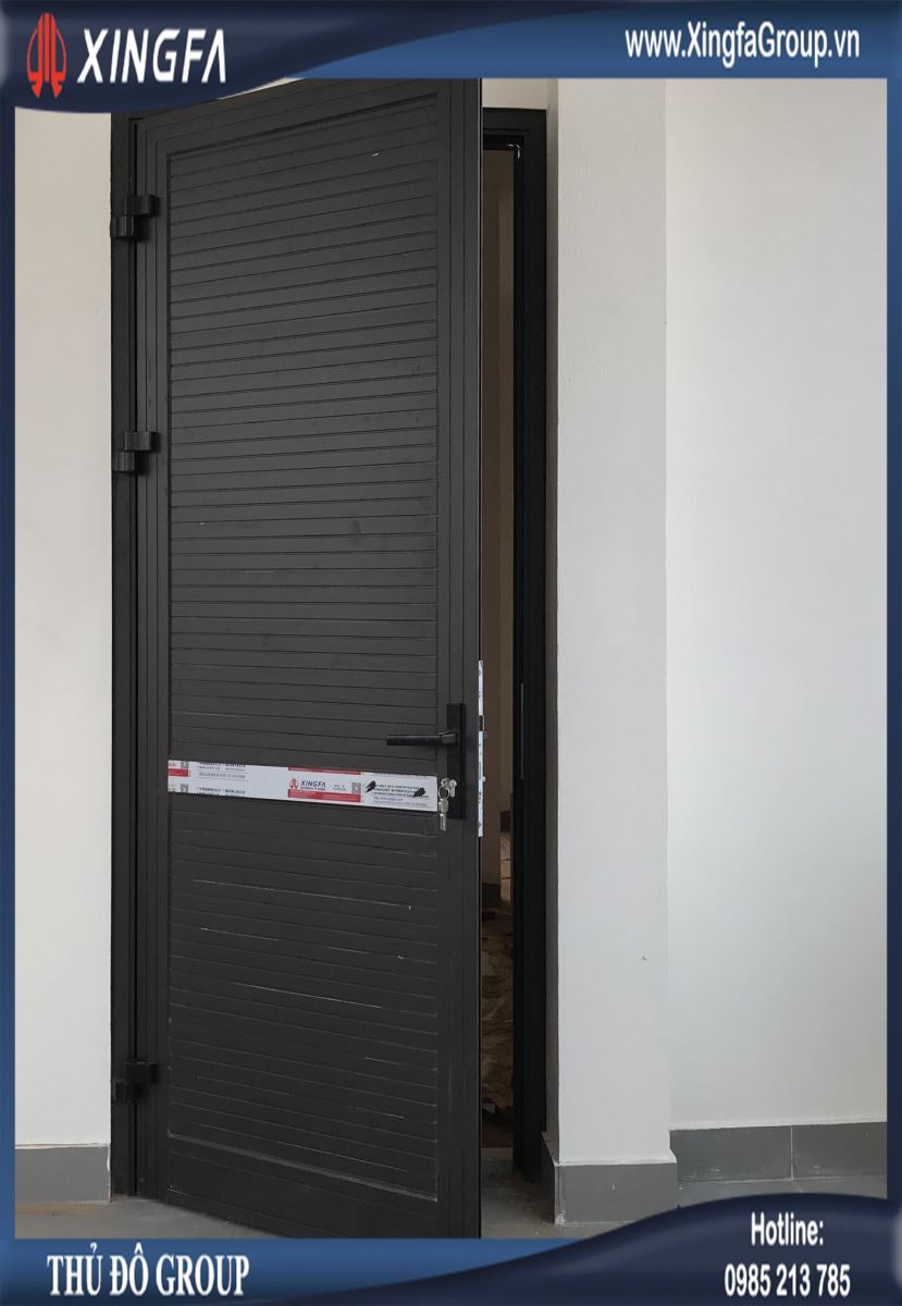 Mẫu cửa đi nhôm Xingfa sử dụng toàn bộ pano nhôm kín hết