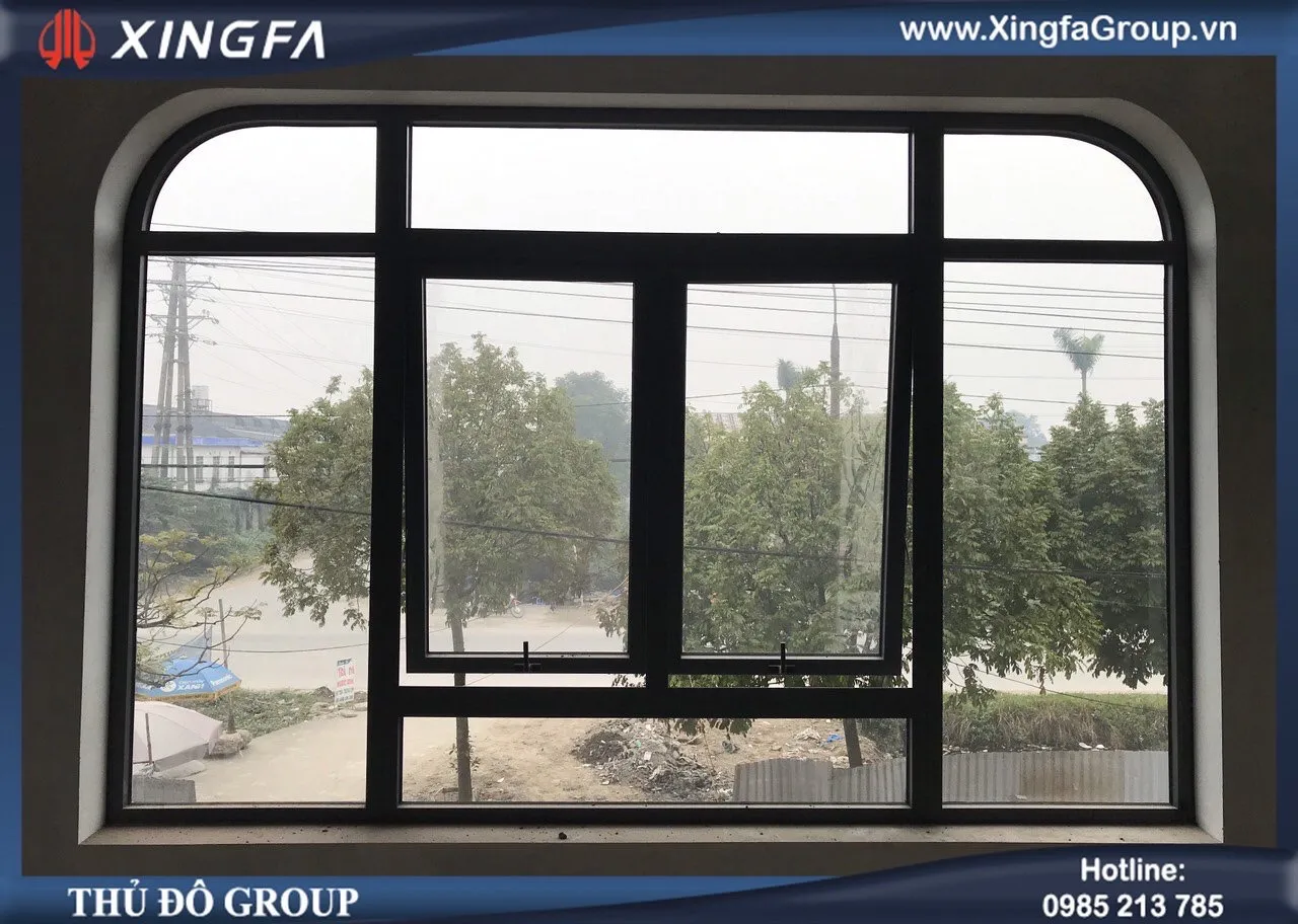 Sự kết hợp tuyệt vời giữa cửa sổ mở hất với cửa sổ mở trượt lùa nhôm Xingfa nhập khẩu trên cùng một khuôn cửa