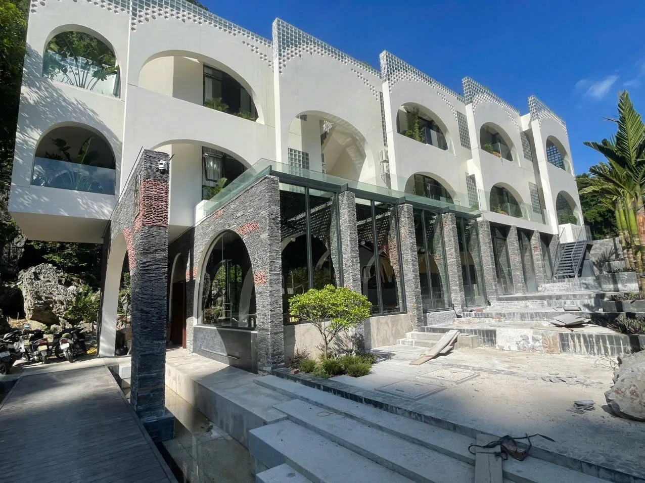 Thủ Đô Group Thi Công Lắp Đặt Cửa Nhôm Xingfa Nhập Khẩu Tại Khách Sạn One Day Tam Cốc Retreat Ninh Bình Thủ Đô Group Thi Công Lắp Đặt Cửa Nhôm Xingfa Nhập Khẩu Tại Khách Sạn One Day Tam Cốc Retreat Ninh Bình